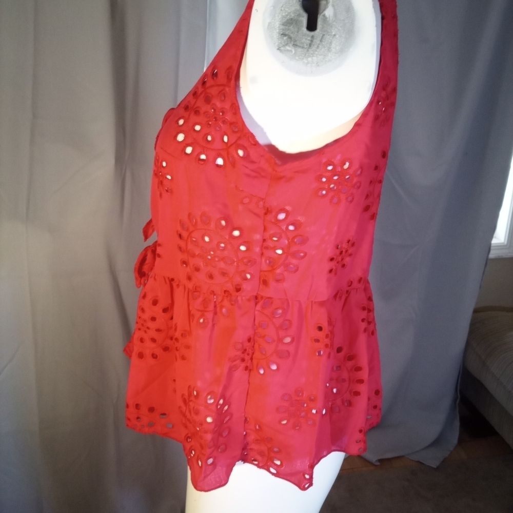 Red Sleeveless Eyelet Top - Picture 2 of 3